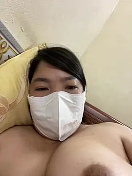 Snapshot of Hachi_Sweetbabie_ chatting on 04.17.26 Hachi Sweetbabie online show from 04.17.26