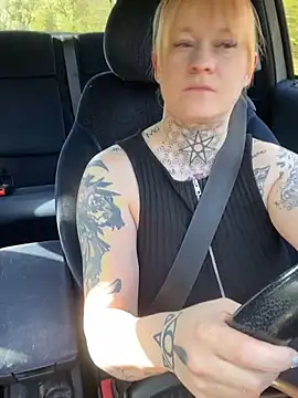 poussichienne online show from 04.15.26