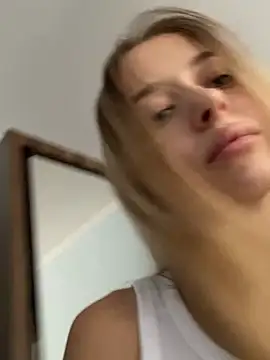 Snapshot of enjoy_my_beauty chatting on 06.25.26 enjoy my beauty online show from 06.25.26