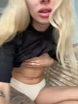 Snapshot of enjoy_my_beauty chatting on 07.20.26 enjoy my beauty online show from 07.20.26