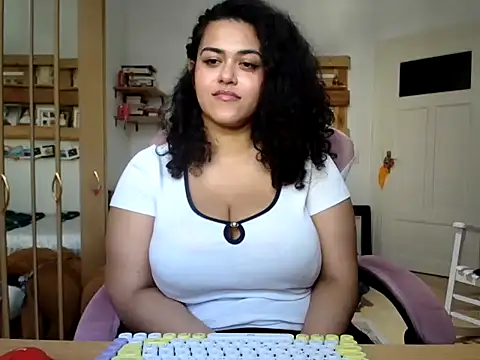 Curvydesifromgermany online show from 03.03.26
