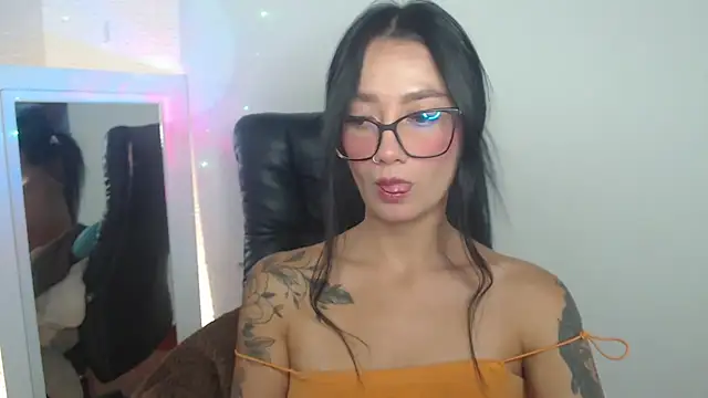 mariiana-diaz online show from 06.12.26