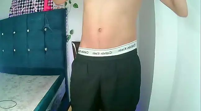 Snapshot of Kevin_Torres chatting on 12.11.24 Kevin Torres online show from 12.11.24