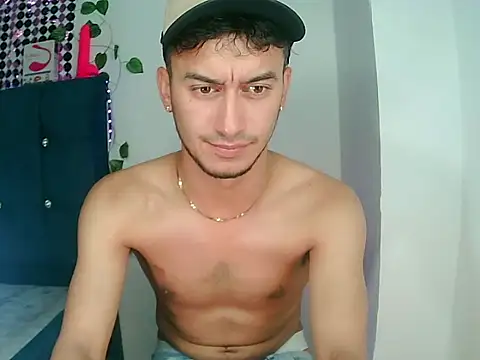 Snapshot of Kevin_Torres chatting on 12.27.24 Kevin Torres online show from 12.27.24