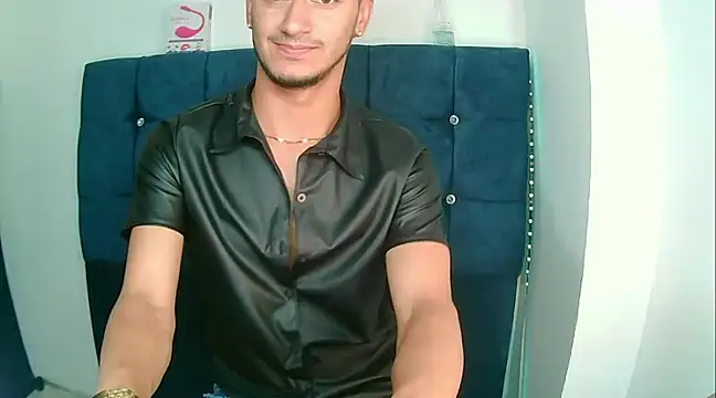 Snapshot of Kevin_Torres chatting on 01.11.25 Kevin Torres online show from 01.11.25