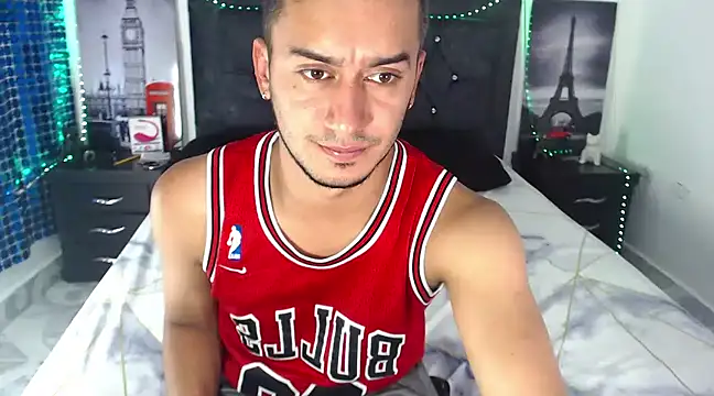 Snapshot of Kevin_Torres chatting on 02.23.25 Kevin Torres online show from 02.23.25