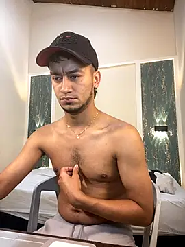 Snapshot of Kevin_Torres chatting on 09.13.25 Kevin Torres online show from 09.13.25