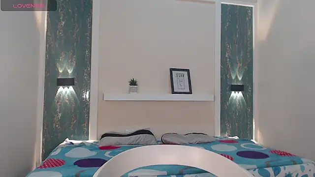 Snapshot of Kevin_Torres chatting on 09.29.25 Kevin Torres online show from 09.29.25