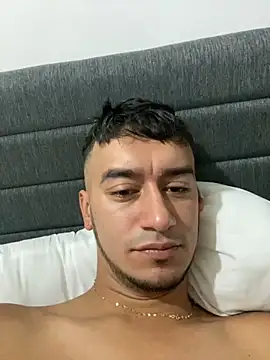 Snapshot of Kevin_Torres chatting on 10.18.25 Kevin Torres online show from 10.18.25