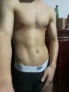 Snapshot of Mrtzz_ chatting on 12.22.24 Mrtzz  online show from 12.22.24