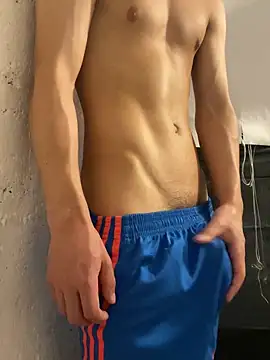 Snapshot of Mrtzz_ chatting on 02.12.25 Mrtzz  online show from 02.12.25