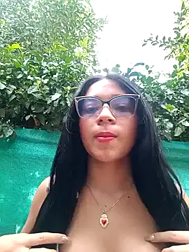 Snapshot of -VICKKY chatting on 01.17.25 -VICKKY online show from 01.17.25