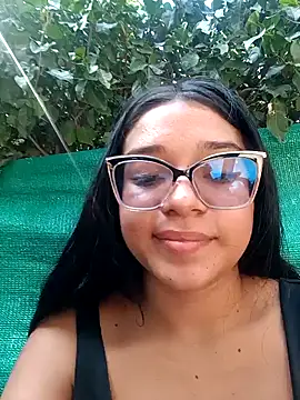 Snapshot of -VICKKY chatting on 01.23.25 -VICKKY online show from 01.23.25