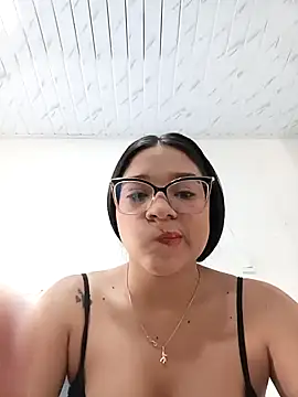 Snapshot of -VICKKY chatting on 10.20.25 -VICKKY online show from 10.20.25