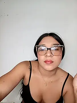 Snapshot of -VICKKY chatting on 10.23.25 -VICKKY online show from 10.23.25