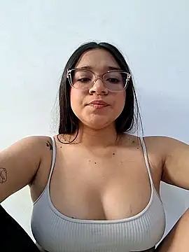 -VICKKY online show from 04.27.26