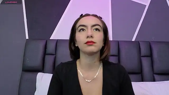 Snapshot of Antonella-Ray chatting on 10.22.25 Antonella-Ray online show from 10.22.25