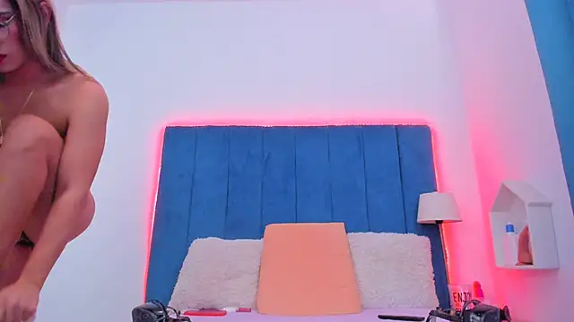 Camiiniieves online show from 12.15.24