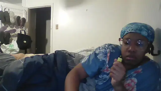 madamsensuale online show from 12.17.24