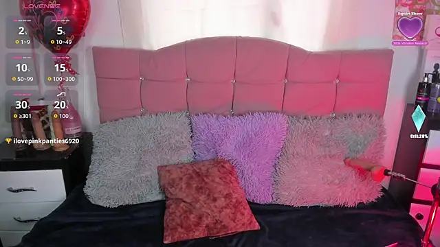 Snapshot of Sofi_lenox chatting on 10.04.25 Sofi lenox online show from 10.04.25