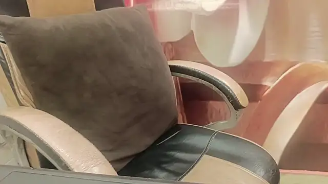 Snapshot of FRIENDFORFUN chatting on 09.24.25 FRIENDFORFUN online show from 09.24.25