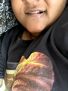 smile pretty online show from 10.29.25