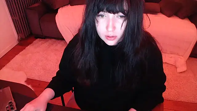 Lynylou online show from 12.13.24