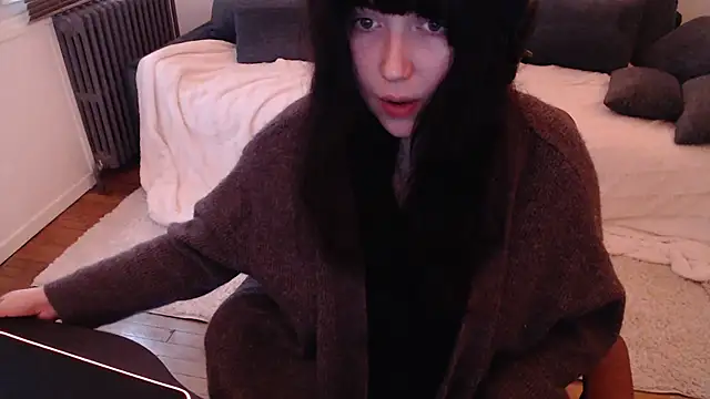 Lynylou online show from 12.25.24