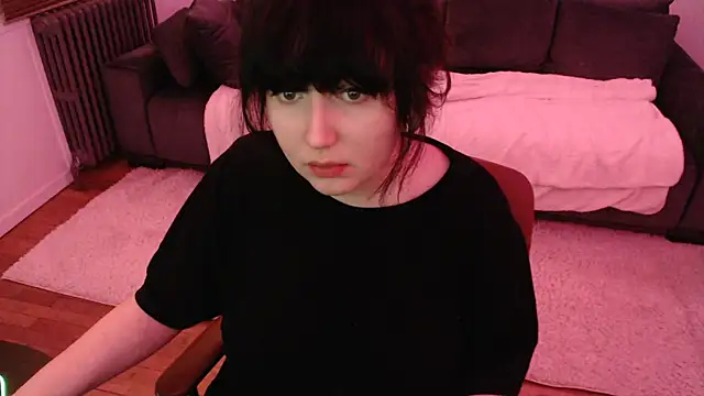 Lynylou online show from 01.24.25