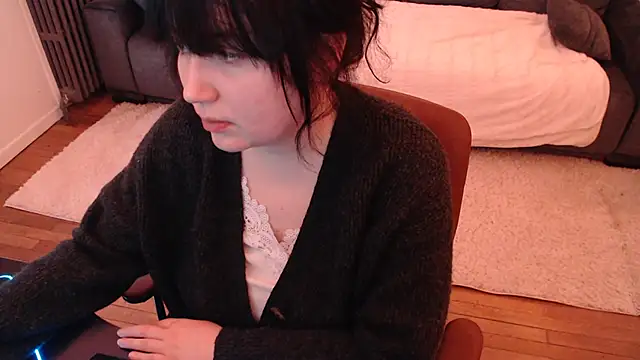 Lynylou online show from 01.26.25