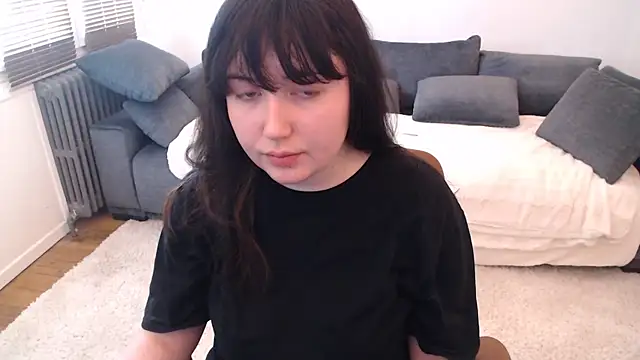 Lynylou online show from 02.27.25