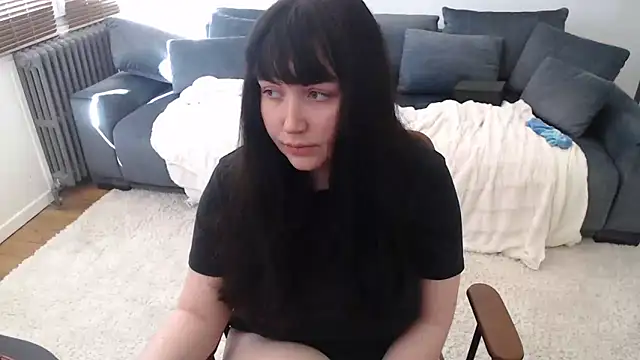 Lynylou online show from 03.11.25