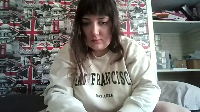 Lynylou online show from 10.12.25