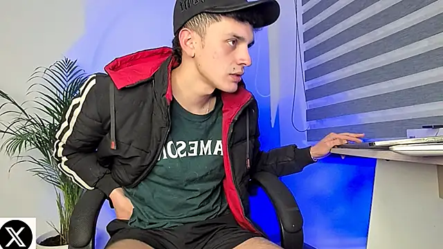 Snapshot of bastia_noooo chatting on 10.15.25 bastia noooo online show from 10.15.25