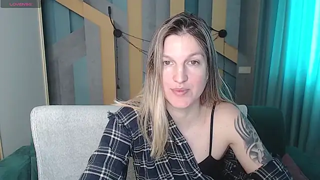 EmilyWalkeri online show from 02.16.26