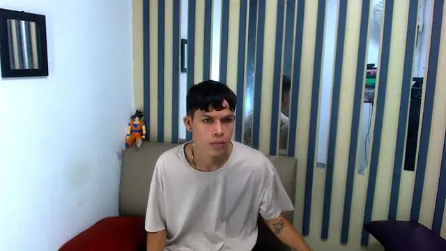 Snapshot of Levis_Montes chatting on 12.18.24 Levis Montes online show from 12.18.24