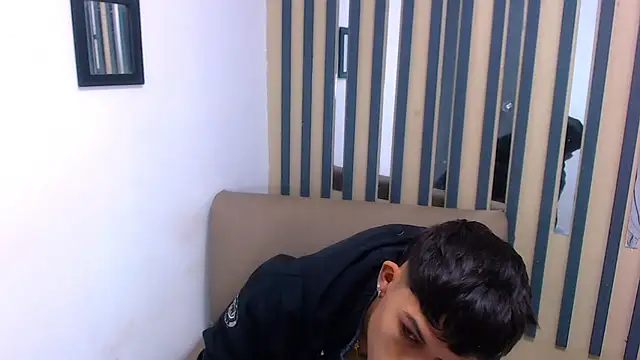 Snapshot of Levis_Montes chatting on 01.04.25 Levis Montes online show from 01.04.25