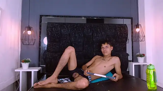 Snapshot of Levis_Montes chatting on 01.13.25 Levis Montes online show from 01.13.25