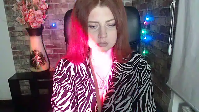 Lizzy Love online show from 02.13.25