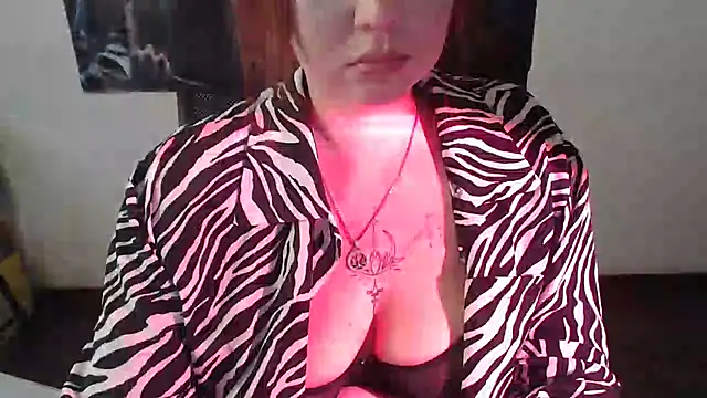 Lizzy Love online show from 02.19.25