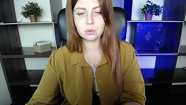 Lizzy Love online show from 03.14.25