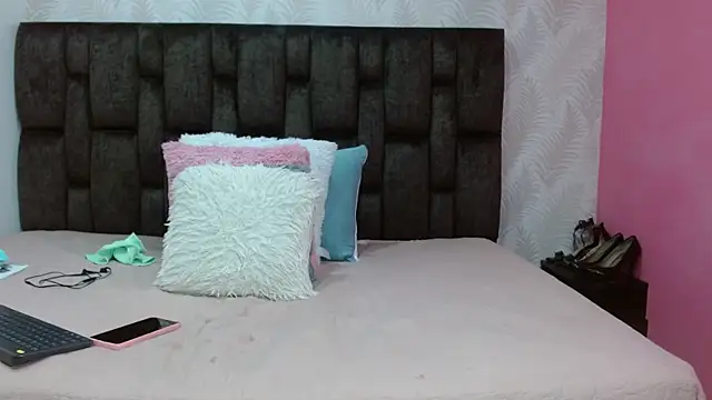 Snapshot of JuanitaDelMar chatting on 02.09.25 JuanitaDelMar online show from 02.09.25