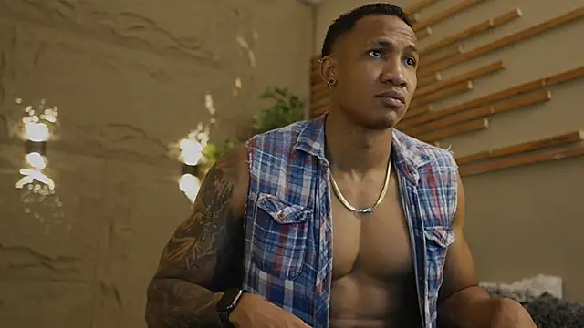 Snapshot of Logan_Varela chatting on 02.08.26 Logan Varela online show from 02.08.26