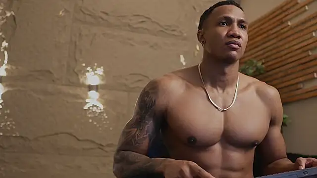 Snapshot of Logan_Varela chatting on 02.12.26 Logan Varela online show from 02.12.26