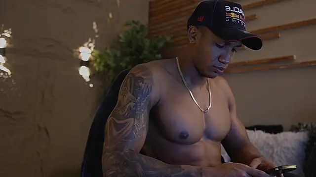 Snapshot of Logan_Varela chatting on 02.16.26 Logan Varela online show from 02.16.26