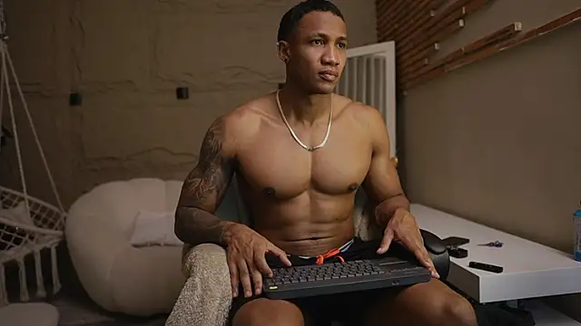 Snapshot of Logan_Varela chatting on 02.26.26 Logan Varela online show from 02.26.26