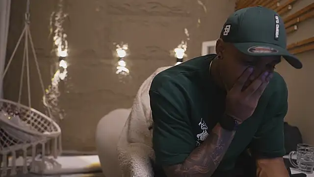 Snapshot of Logan_Varela chatting on 03.01.26 Logan Varela online show from 03.01.26