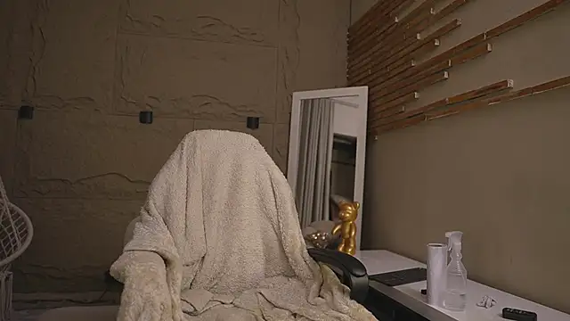 Snapshot of Logan_Varela chatting on 03.02.26 Logan Varela online show from 03.02.26