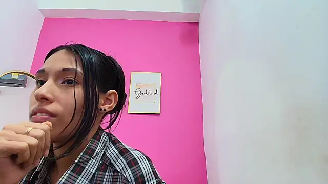 Snapshot of yourcuteneighbourr chatting on 01.11.25 yourcuteneighbourr online show from 01.11.25