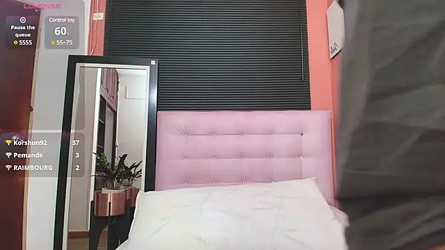 Snapshot of yourcuteneighbourr chatting on 01.16.25 yourcuteneighbourr online show from 01.16.25